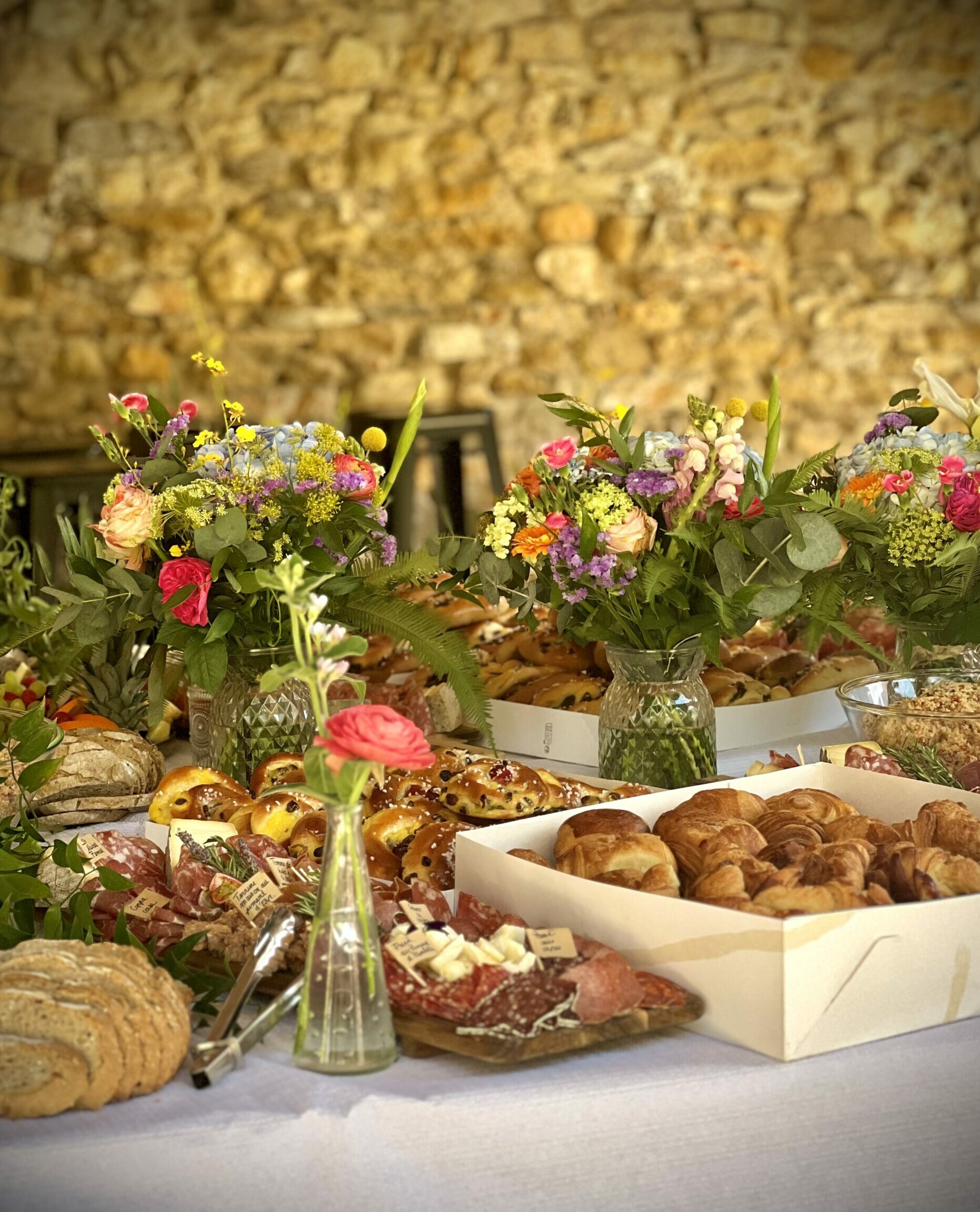 Brunch coloré traiteur mariage